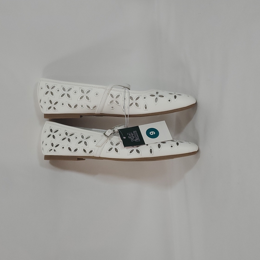 Wild Fable™ Women's Elsa Eyelet Mary Jane Ballet Flats ~ White - Picture 6 of 12